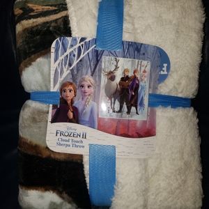 New Disney Frozen 2 50" x 60" Blanket, Kids Super